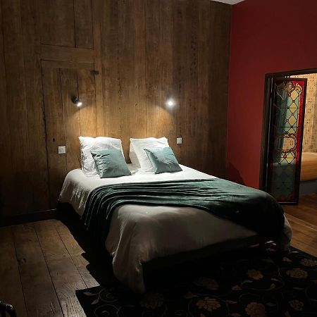 Mercier De Montigny - Les Chambres Du Beffroi - Spa Et Massage Fougères エクステリア 写真