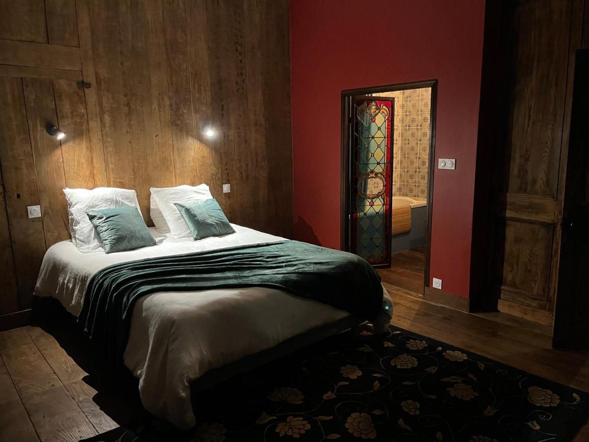 Mercier De Montigny - Les Chambres Du Beffroi - Spa Et Massage Fougères エクステリア 写真