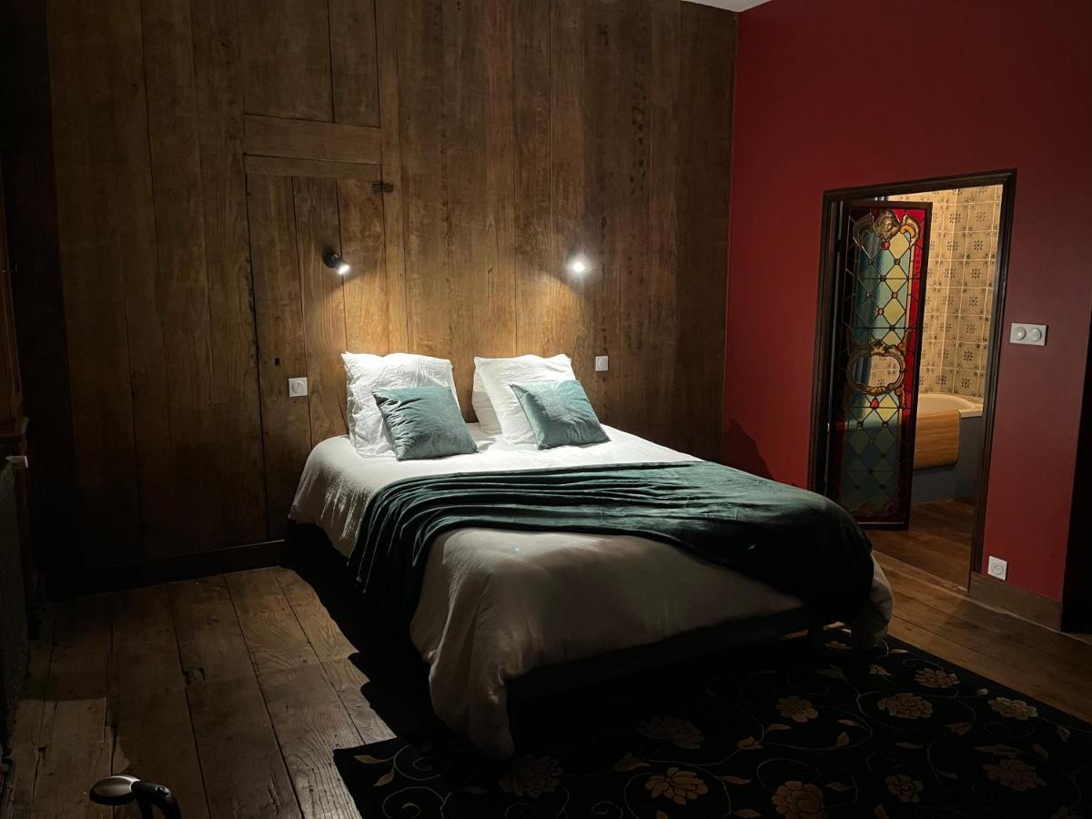 Mercier De Montigny - Les Chambres Du Beffroi - Spa Et Massage Fougères エクステリア 写真