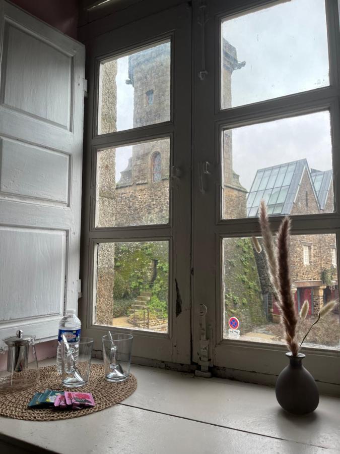 Mercier De Montigny - Les Chambres Du Beffroi - Spa Et Massage Fougères エクステリア 写真