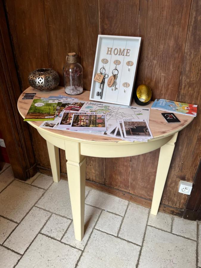 Mercier De Montigny - Les Chambres Du Beffroi - Spa Et Massage Fougères エクステリア 写真