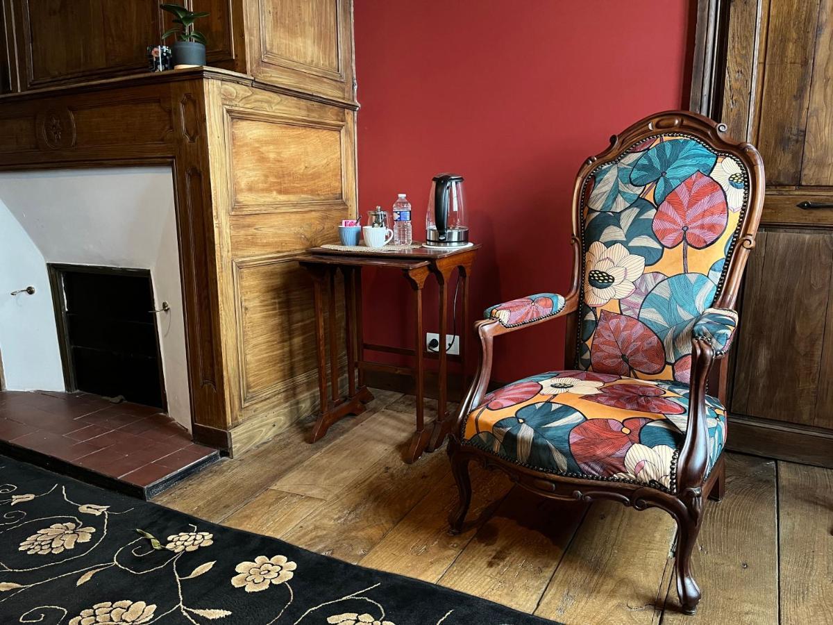 Mercier De Montigny - Les Chambres Du Beffroi - Spa Et Massage Fougères エクステリア 写真