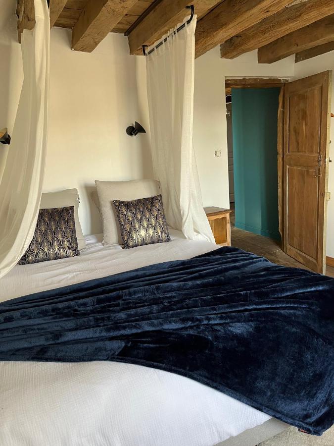 Mercier De Montigny - Les Chambres Du Beffroi - Spa Et Massage Fougères エクステリア 写真