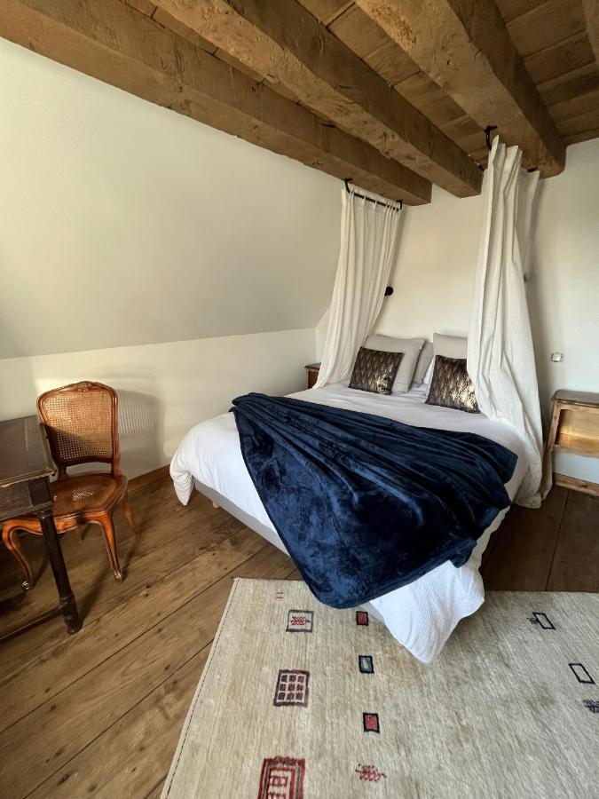 Mercier De Montigny - Les Chambres Du Beffroi - Spa Et Massage Fougères エクステリア 写真